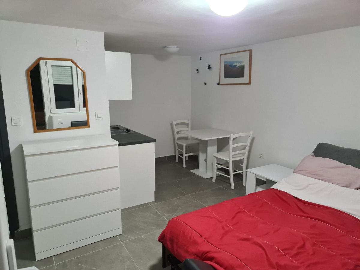 Marton Krk Town Exterior foto